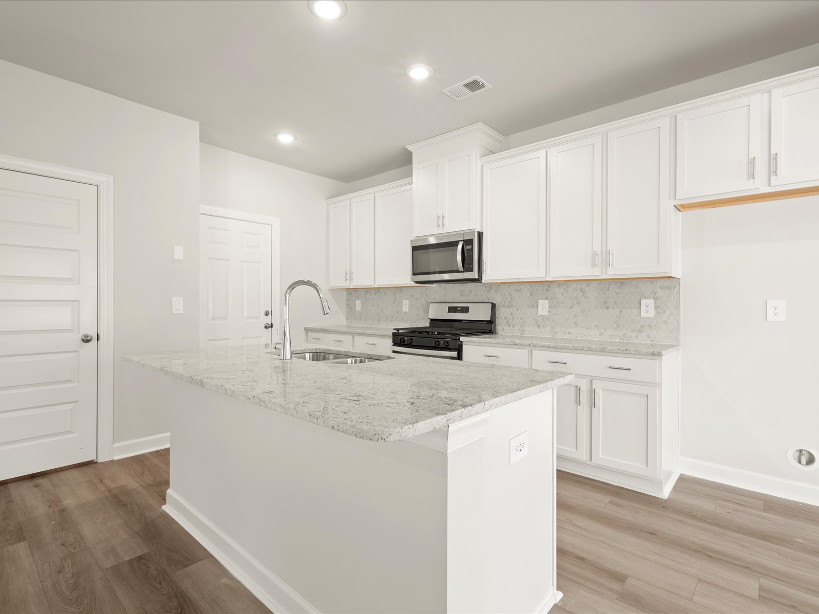 Welcome to the Dallas floorplan at The Farm at Wells Creek - Heritage Collection.