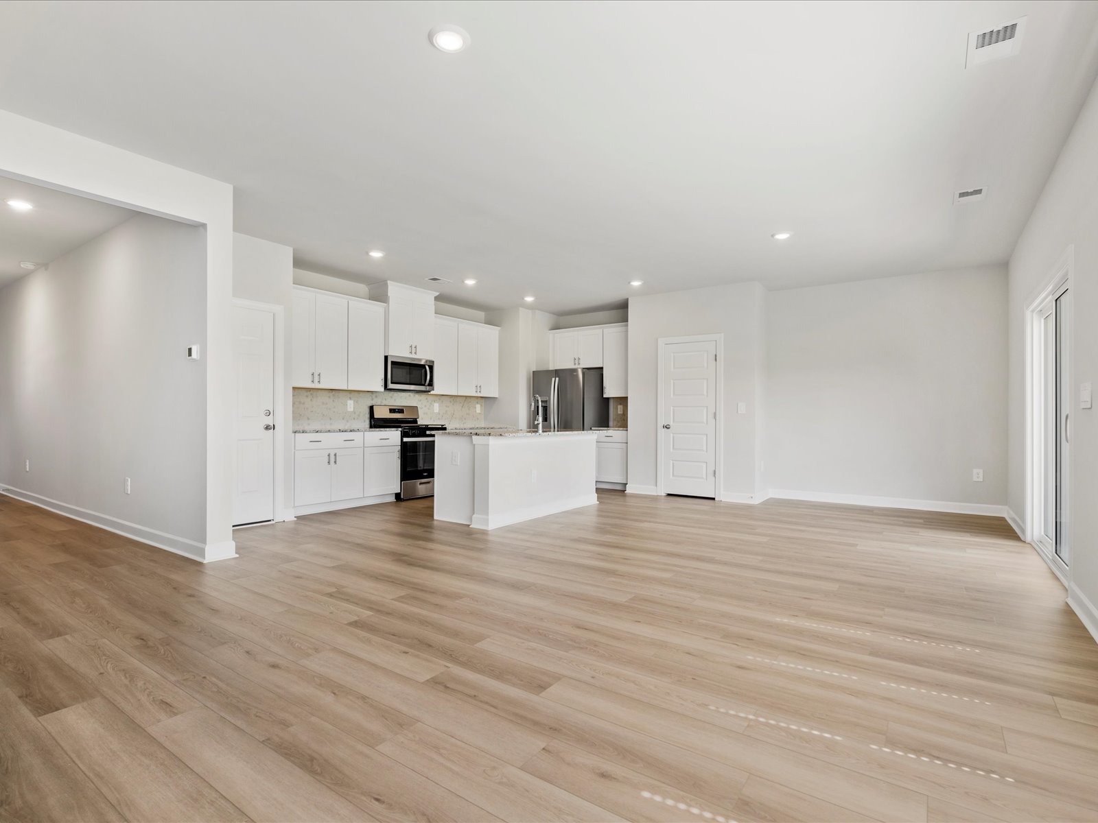 Welcome to the Lennon floorplan at Village at White Pine. 