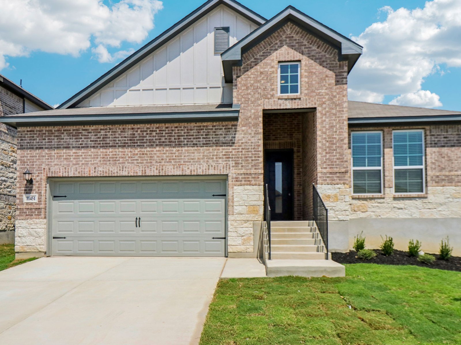 A Quick Move-in The Holly (4004) Floorplan