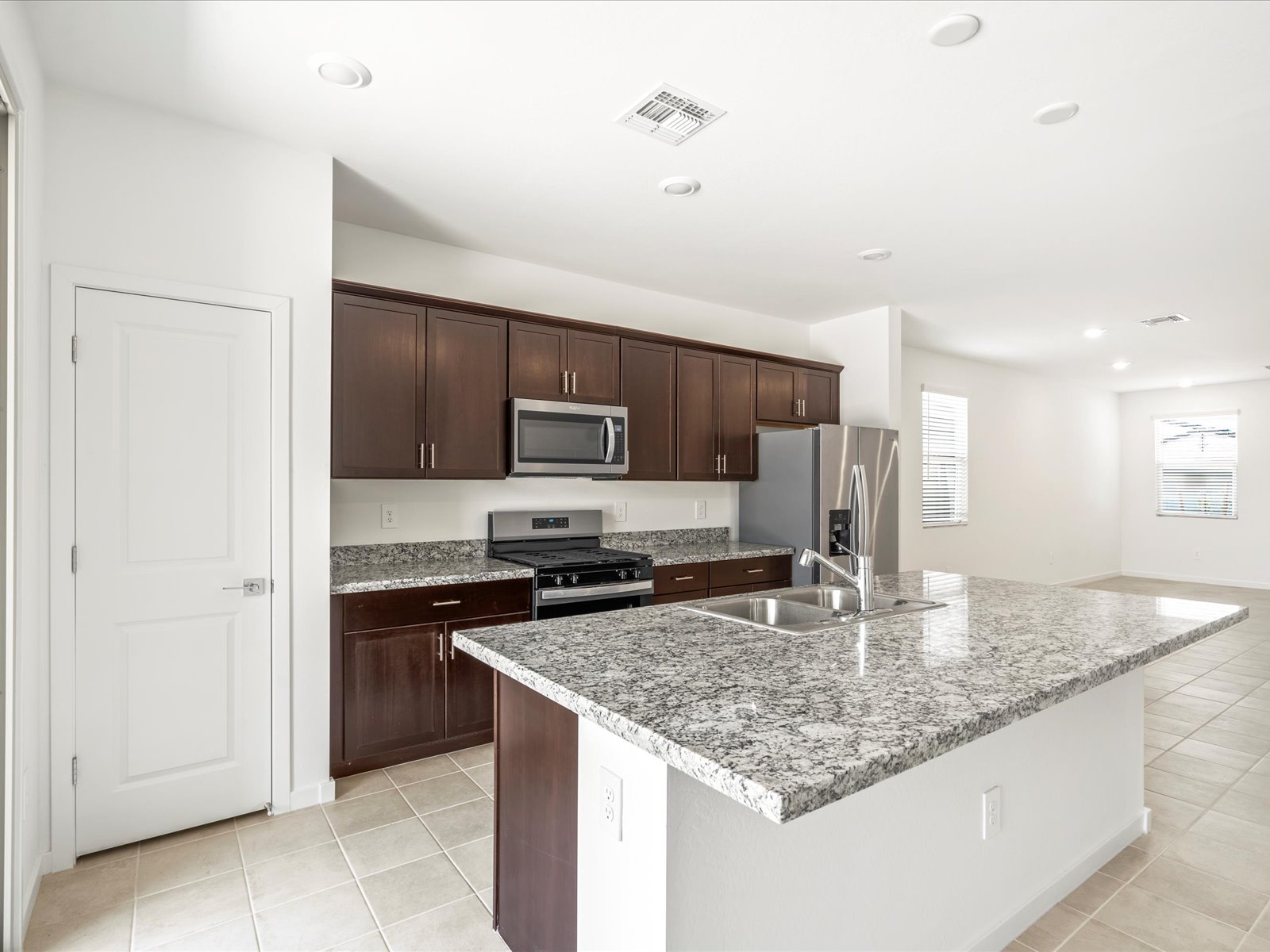 A Quick Move-in Mayfair Floorplan