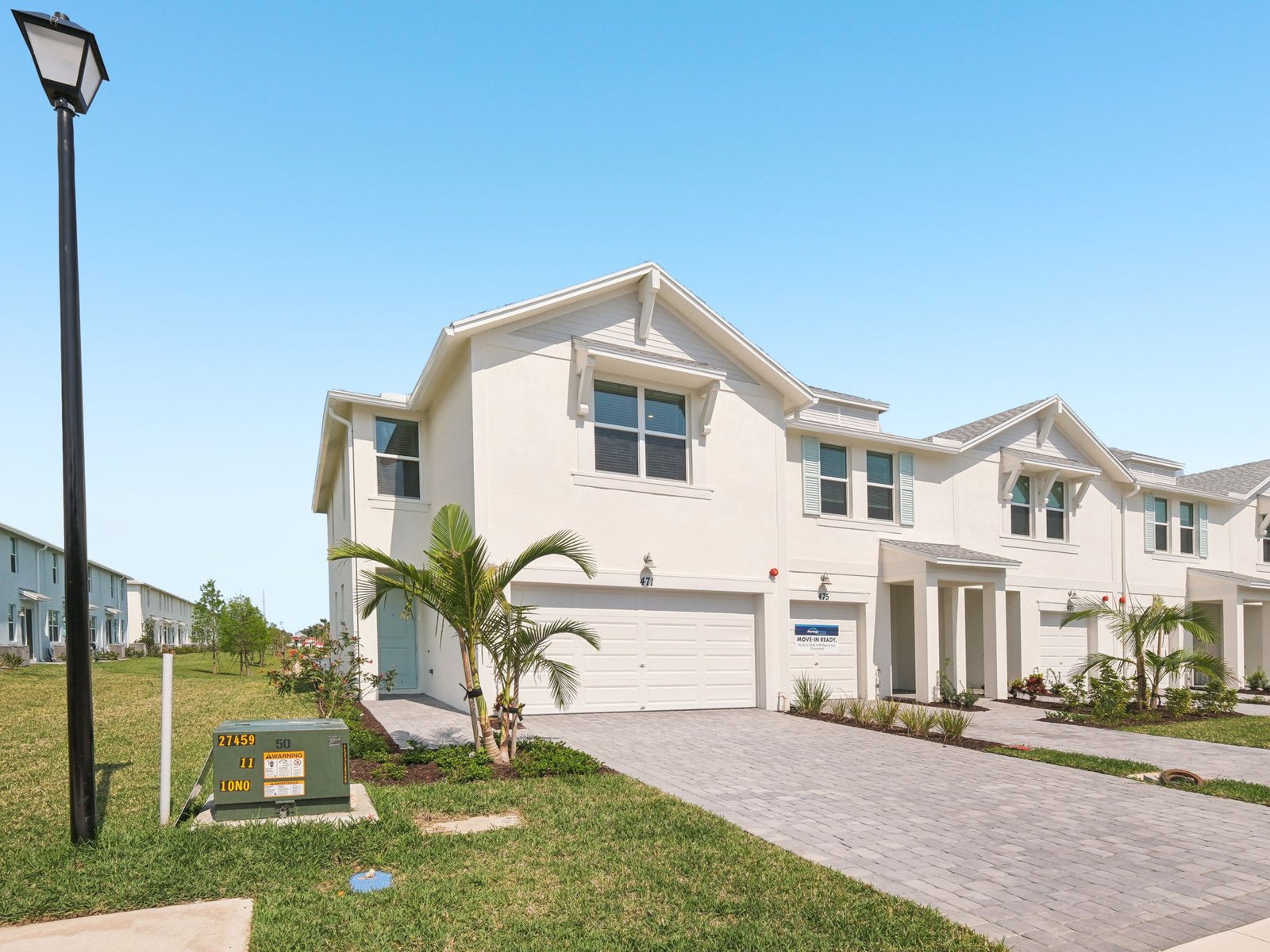 The Sandpiper End floorplan at 471 Salisbury Cir