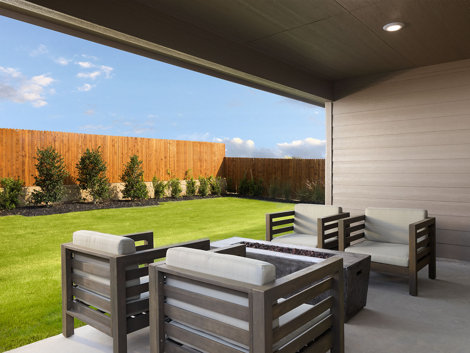 Spacious open floorplan with great natural light