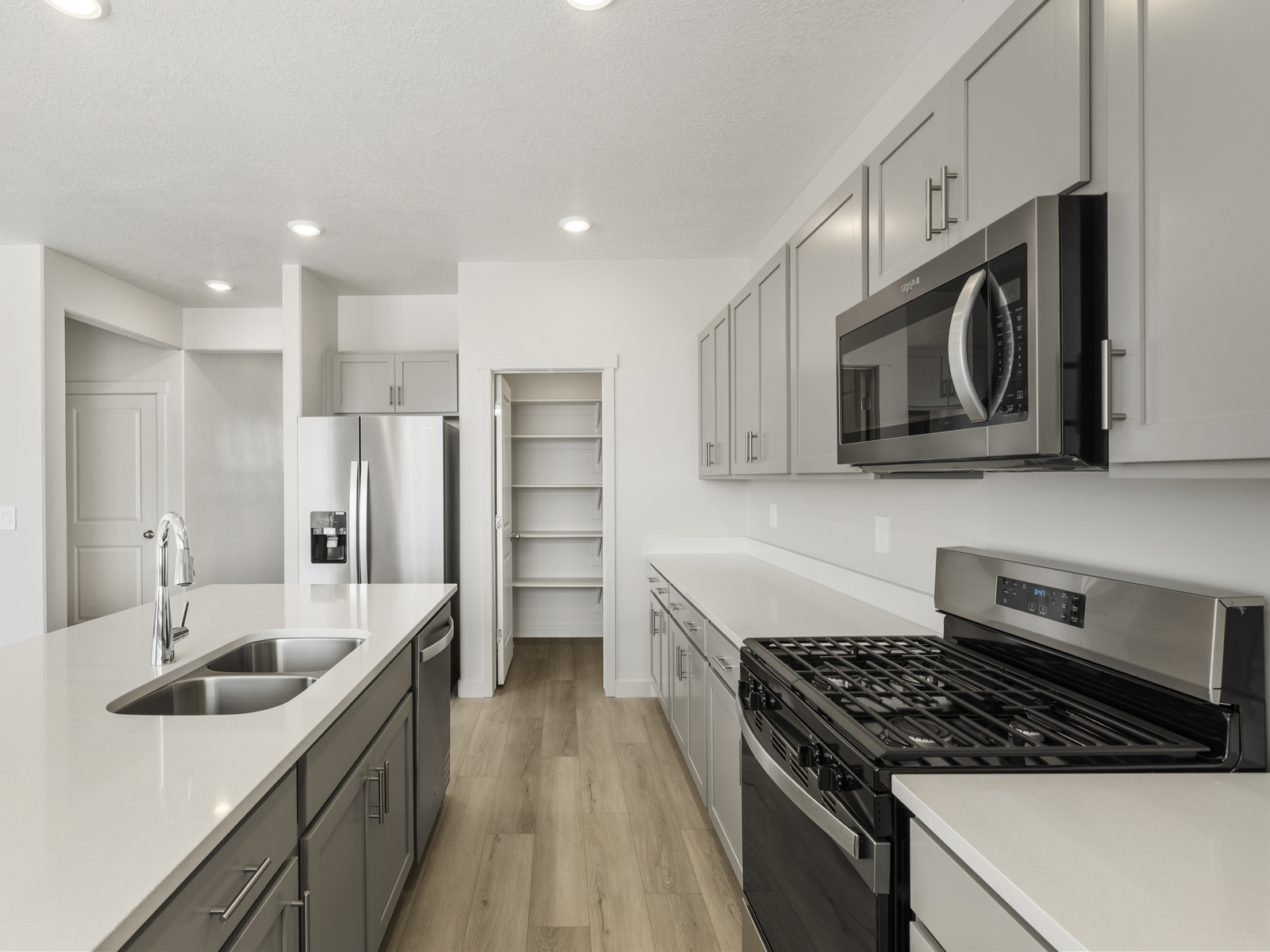 A Quick Move-in Pine Floorplan