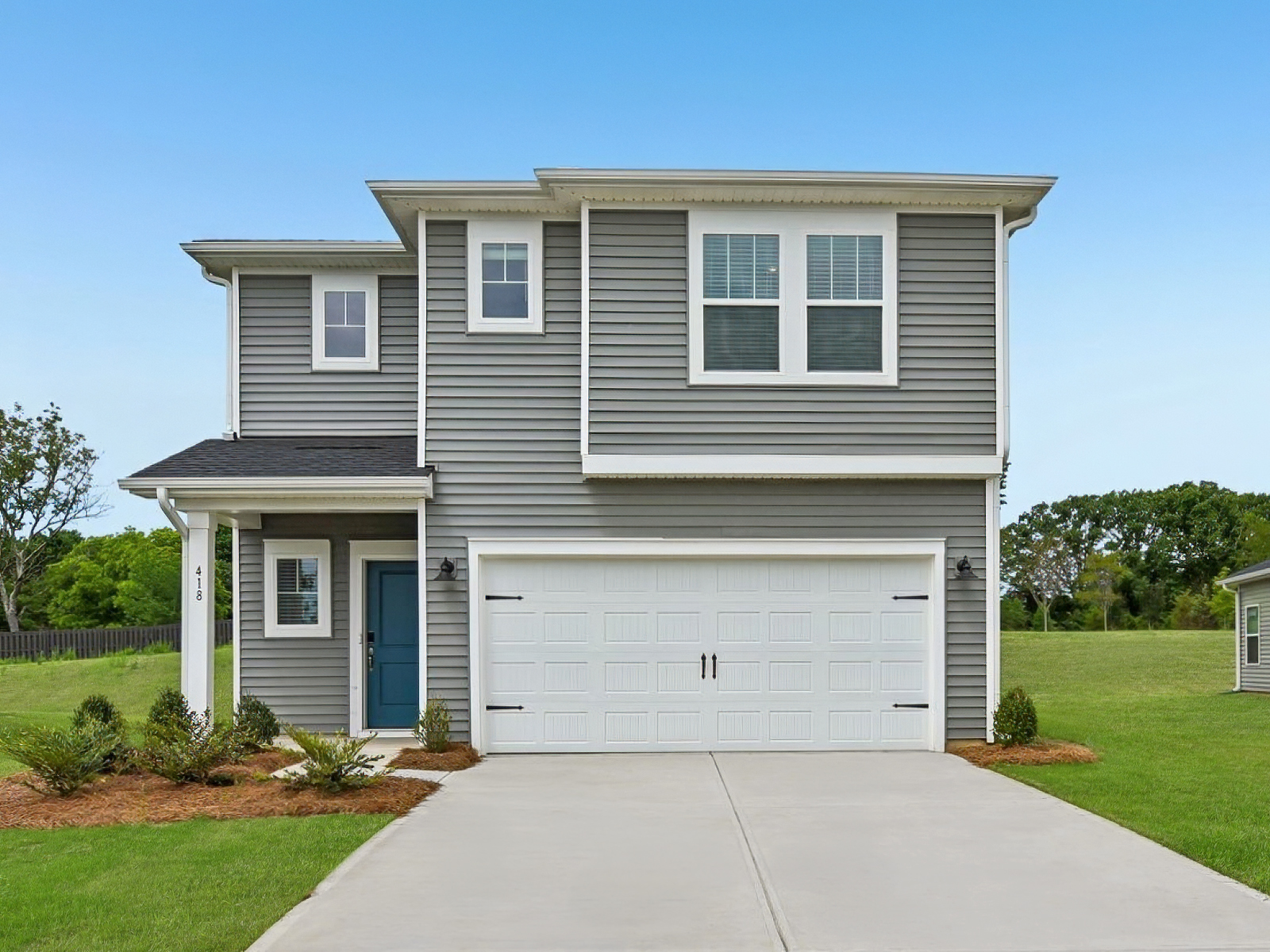 418 LUNA LANE