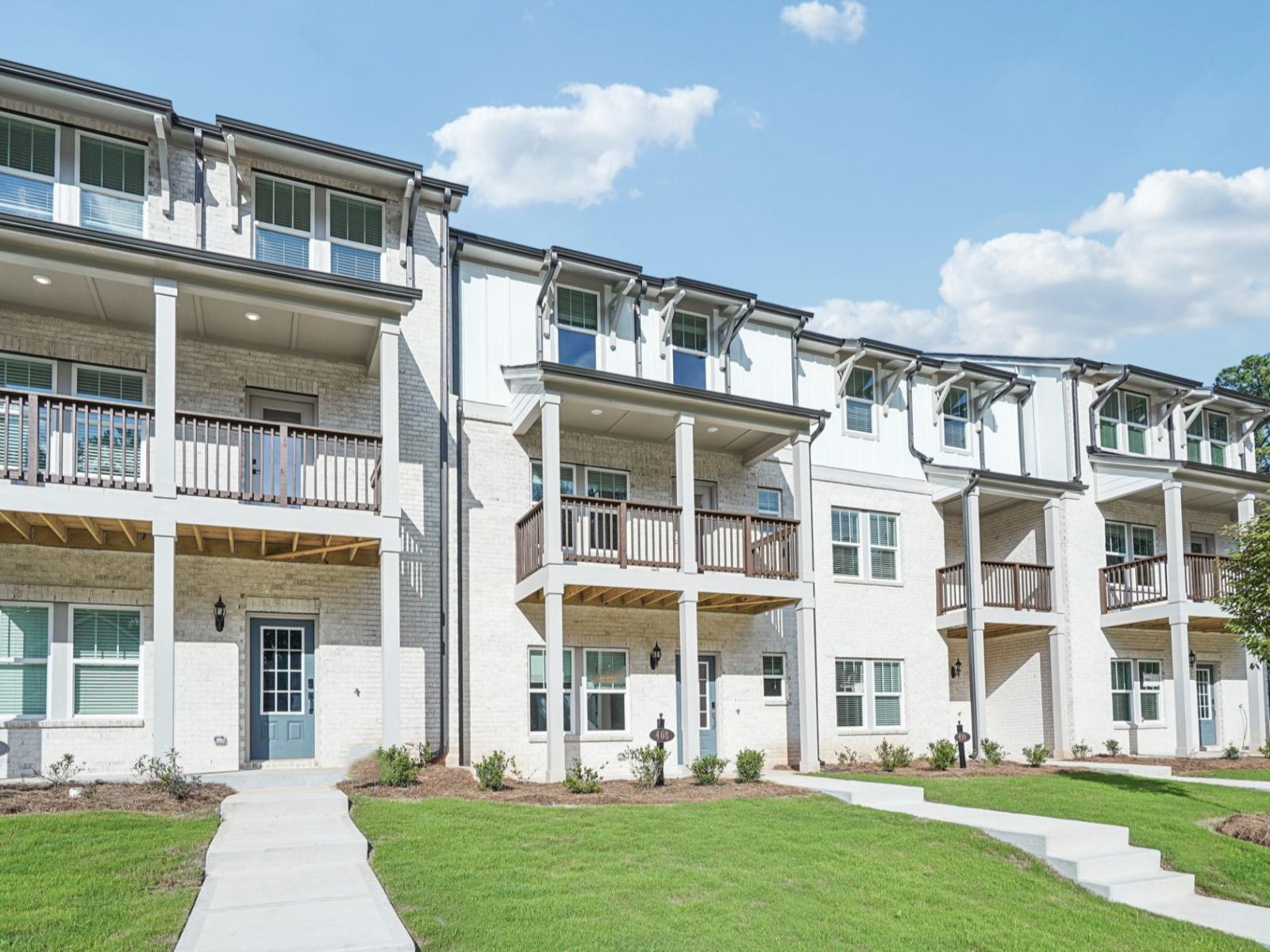 ATL_MartinSpringsHighlandSeries_Ashland_I41S_E_408EliseWay_Exterior.jpg