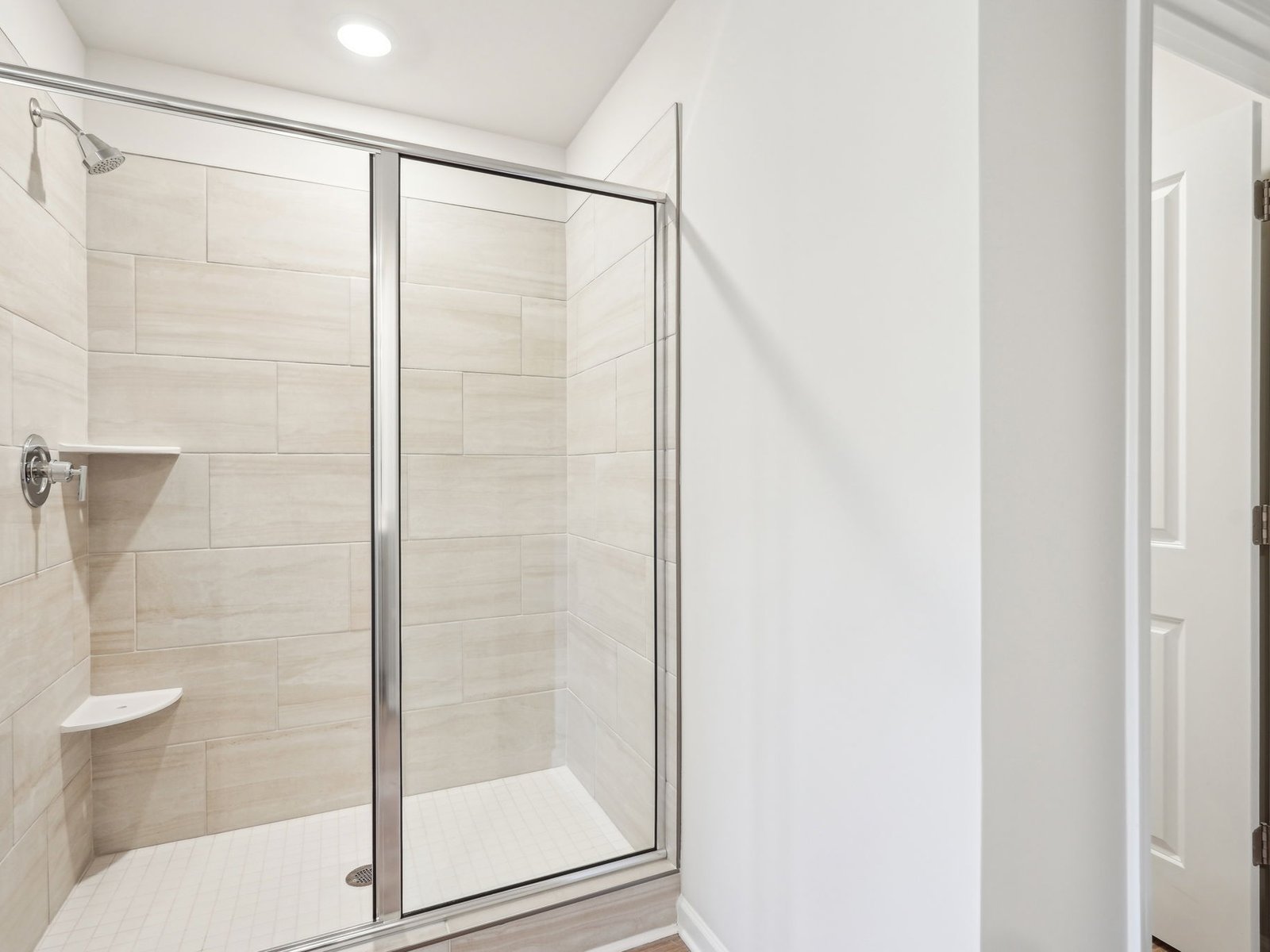 The Dakota floorplan with the Divine 2 interior package.