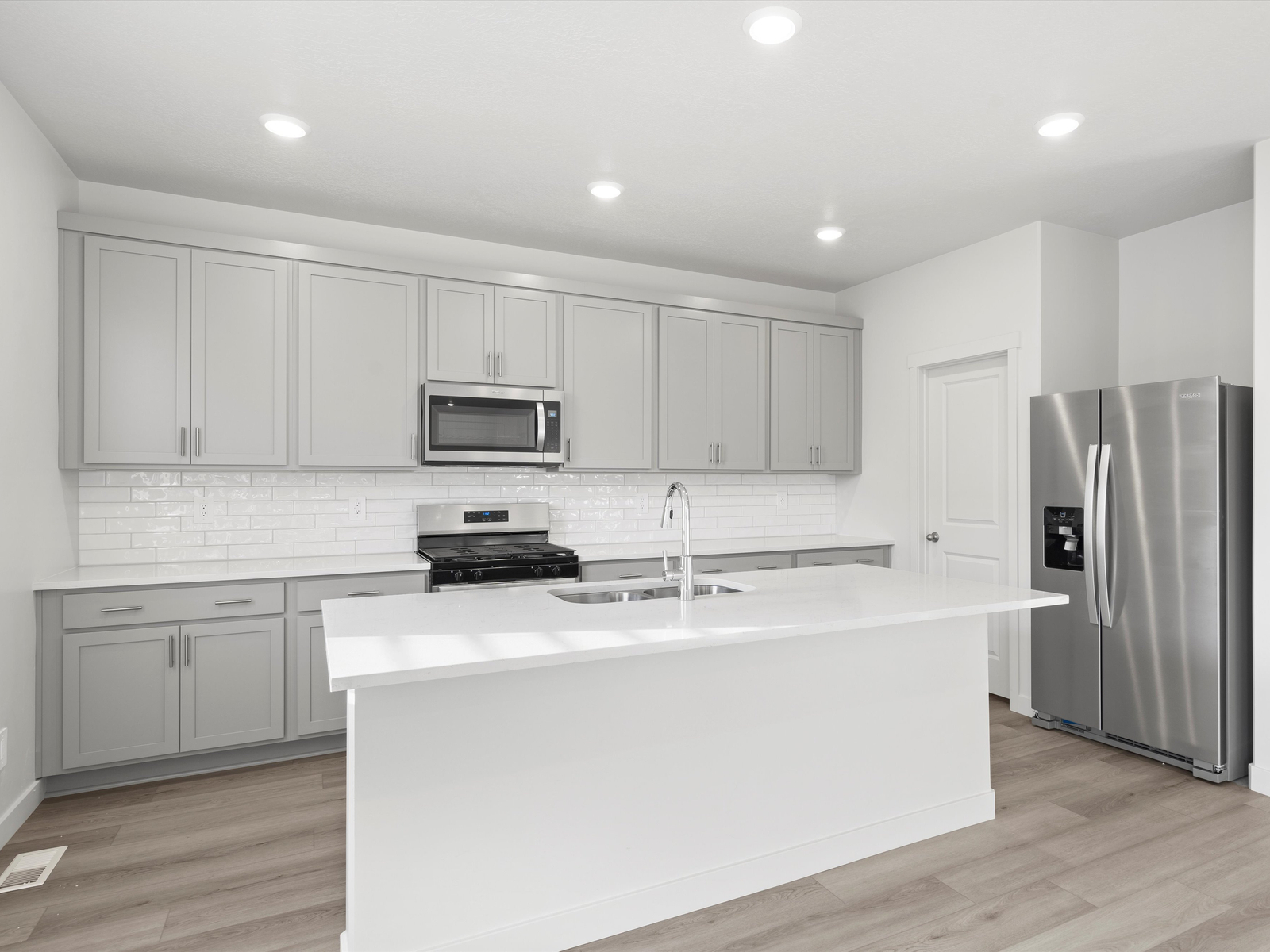 A Quick Move-in Pine Floorplan