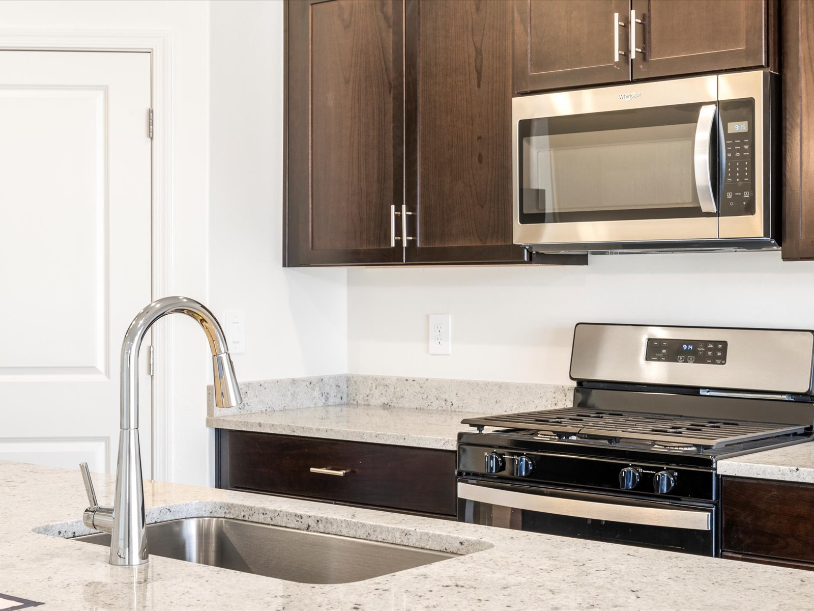 Welcome to the 2380 floorplan.