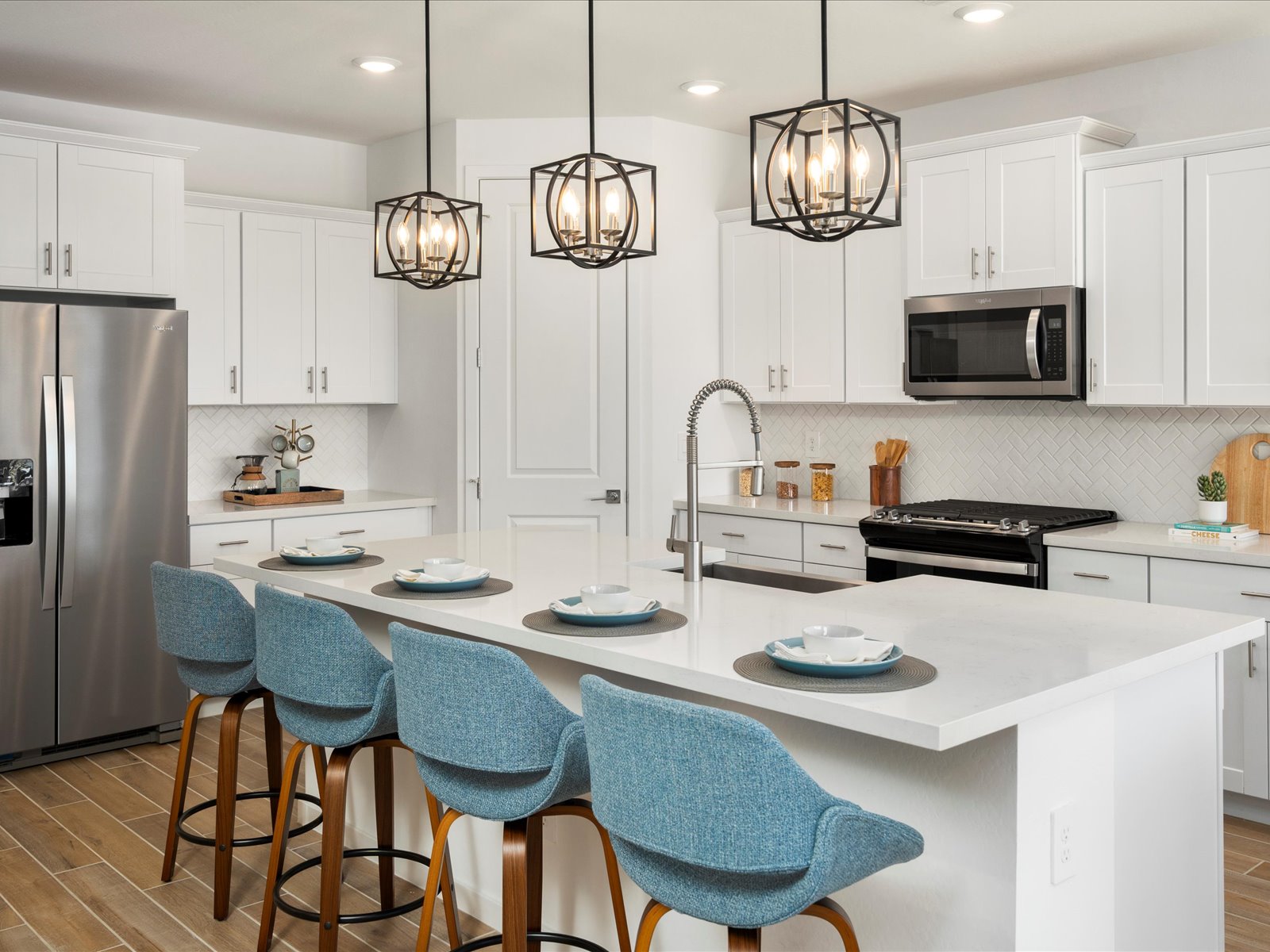 A Quick Move-in Arlo - 3 Car Garage Included Floorplan