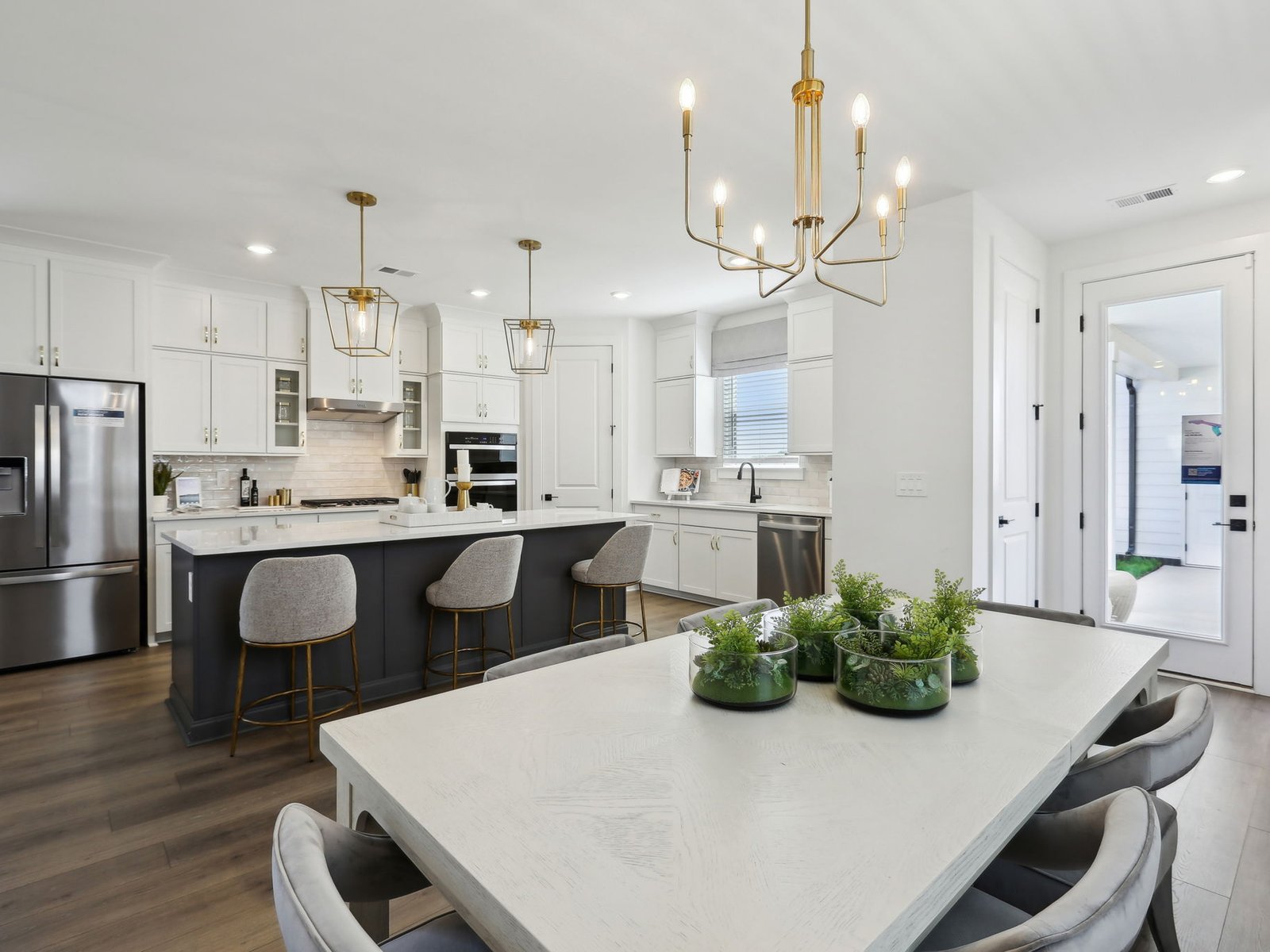 Skip takeout and prep dinner in the well-appointed kitchen.