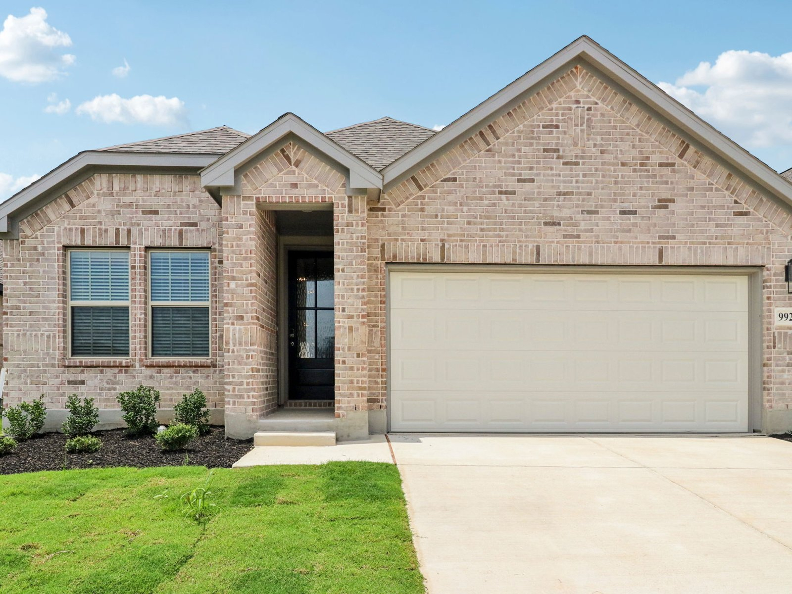 A Quick Move-in The Allen (840) Floorplan