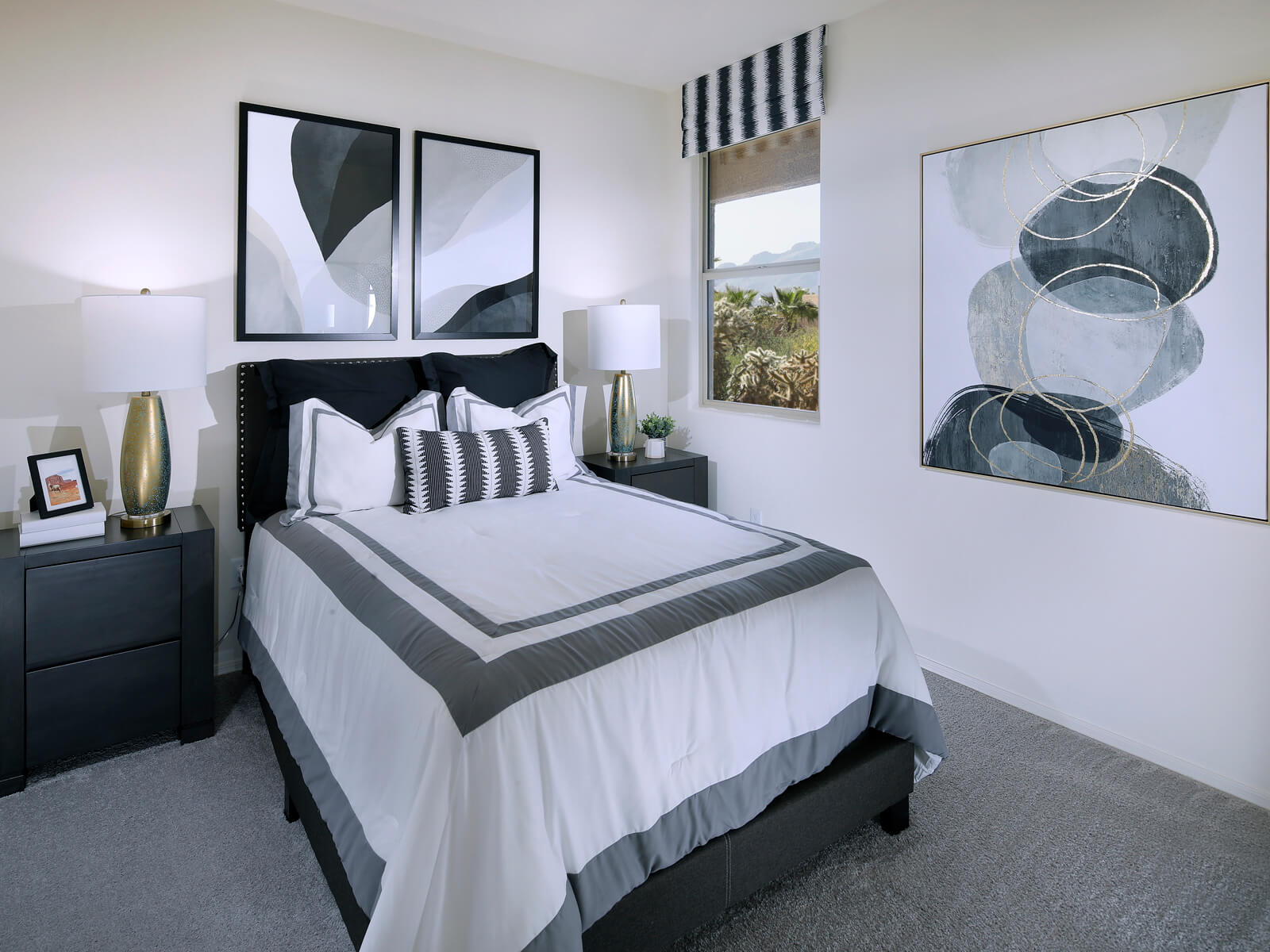 The 1560 plan modeled at Valencia Crossing in Tucson, AZ.