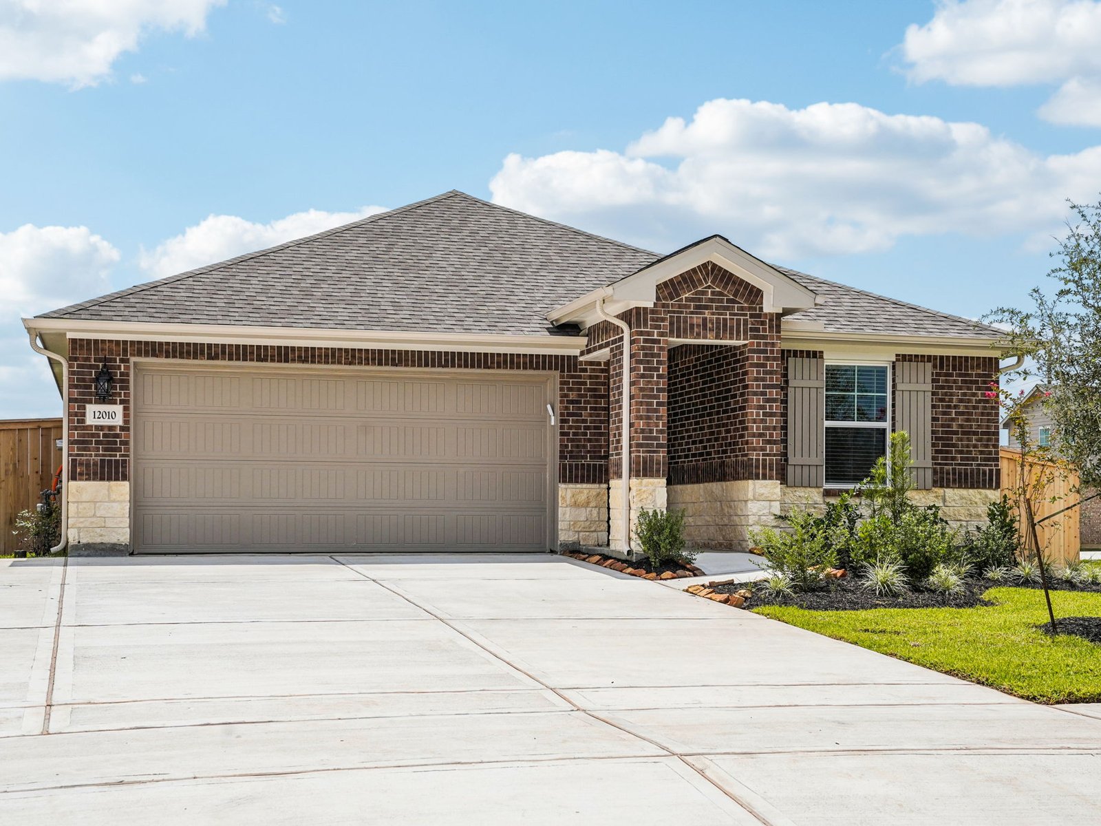 A Quick Move-in The Hughes (841) Floorplan