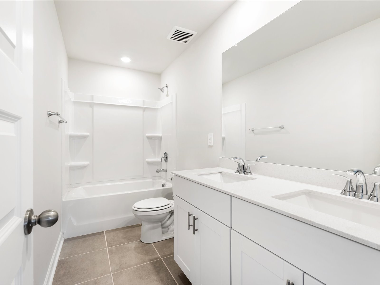 Welcome to the Lennon floorplan at Village at White Pine. 