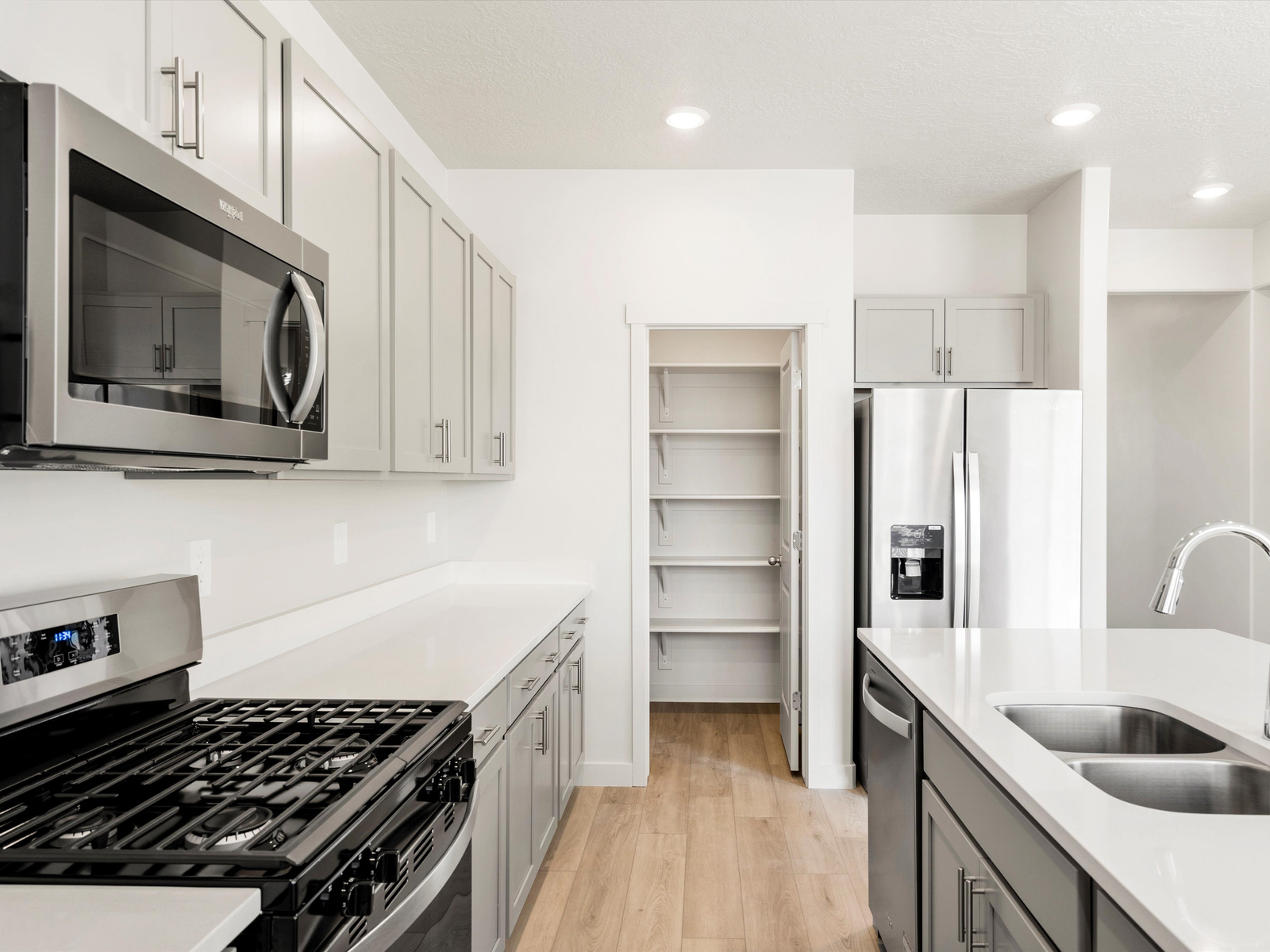 A Quick Move-in Residence 6 Floorplan
